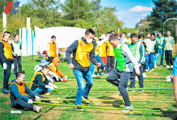 昆明團結鄉(xiāng)名花谷團建活動案例----竹竿舞傣族民俗團建項目